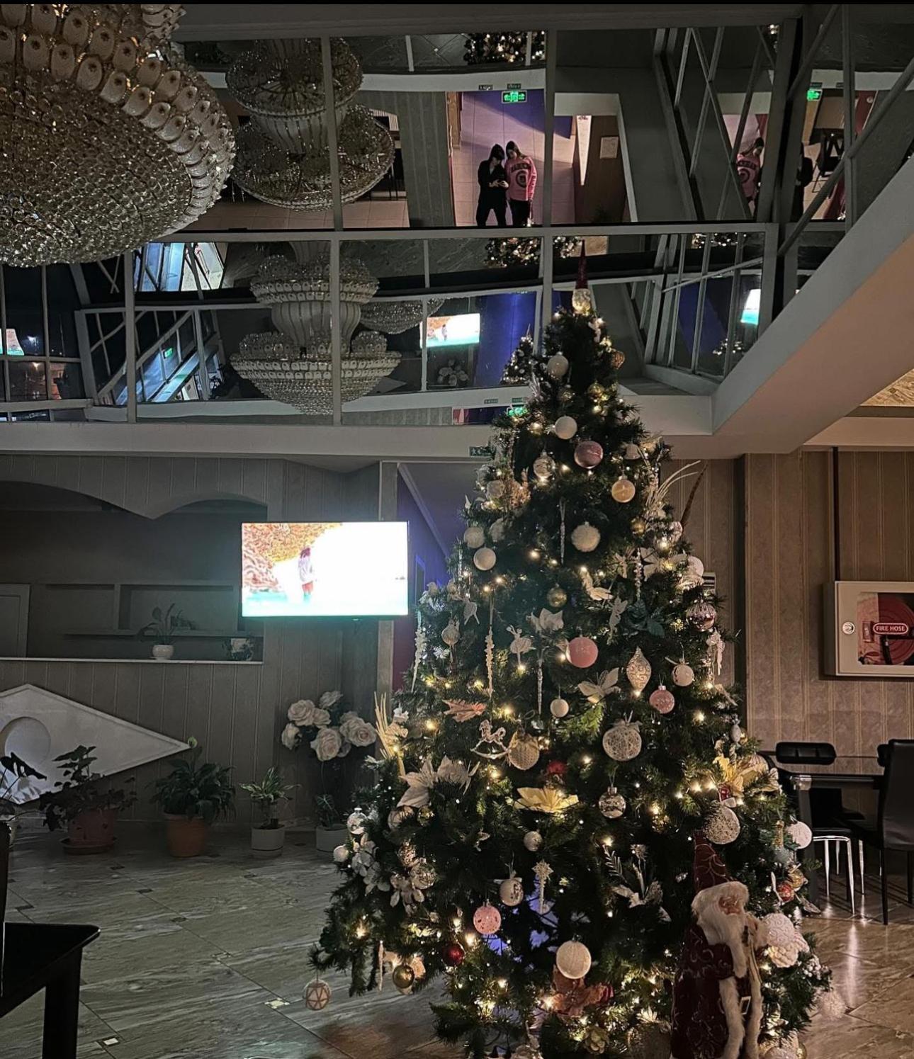 Hotel Okriba Tbilisi Buitenkant foto