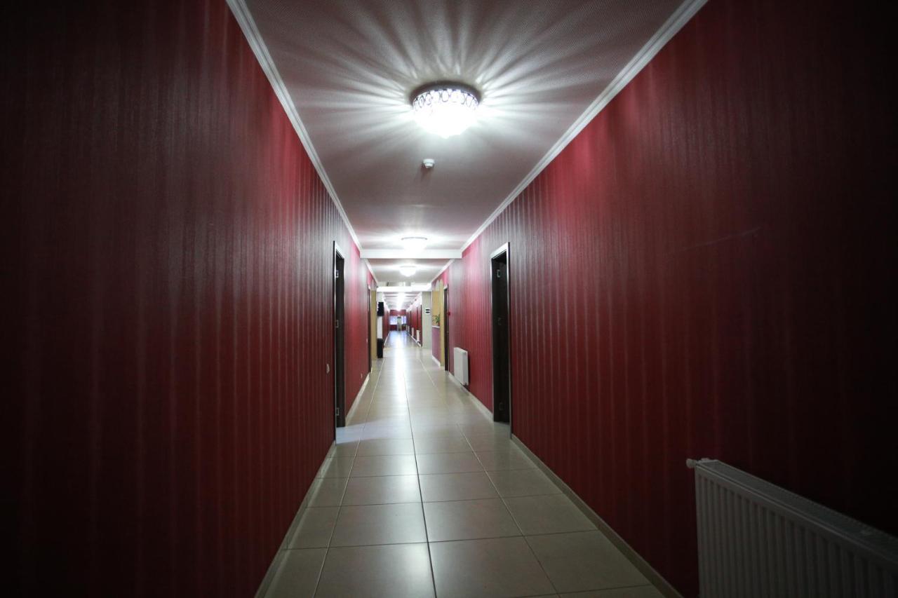 Hotel Okriba Tbilisi Buitenkant foto