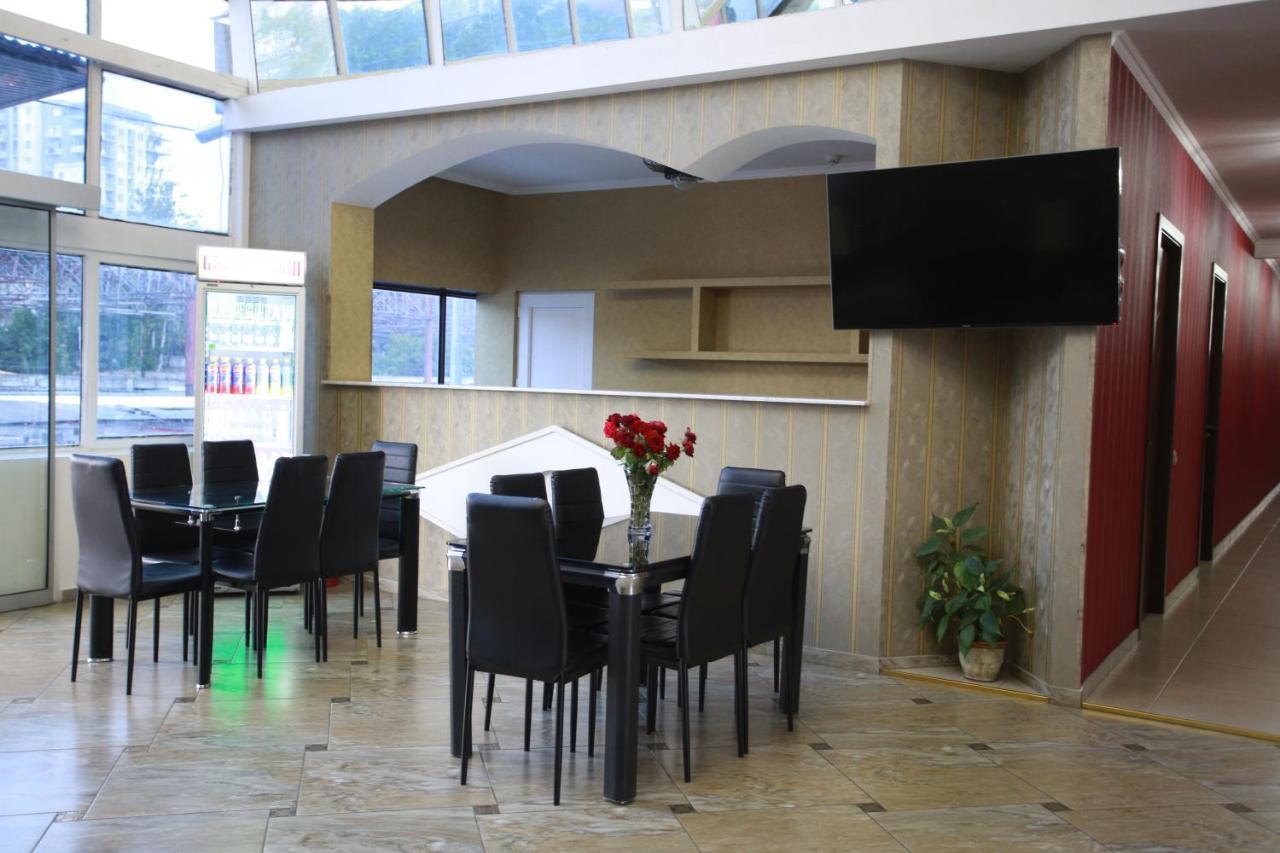 Hotel Okriba Tbilisi Buitenkant foto