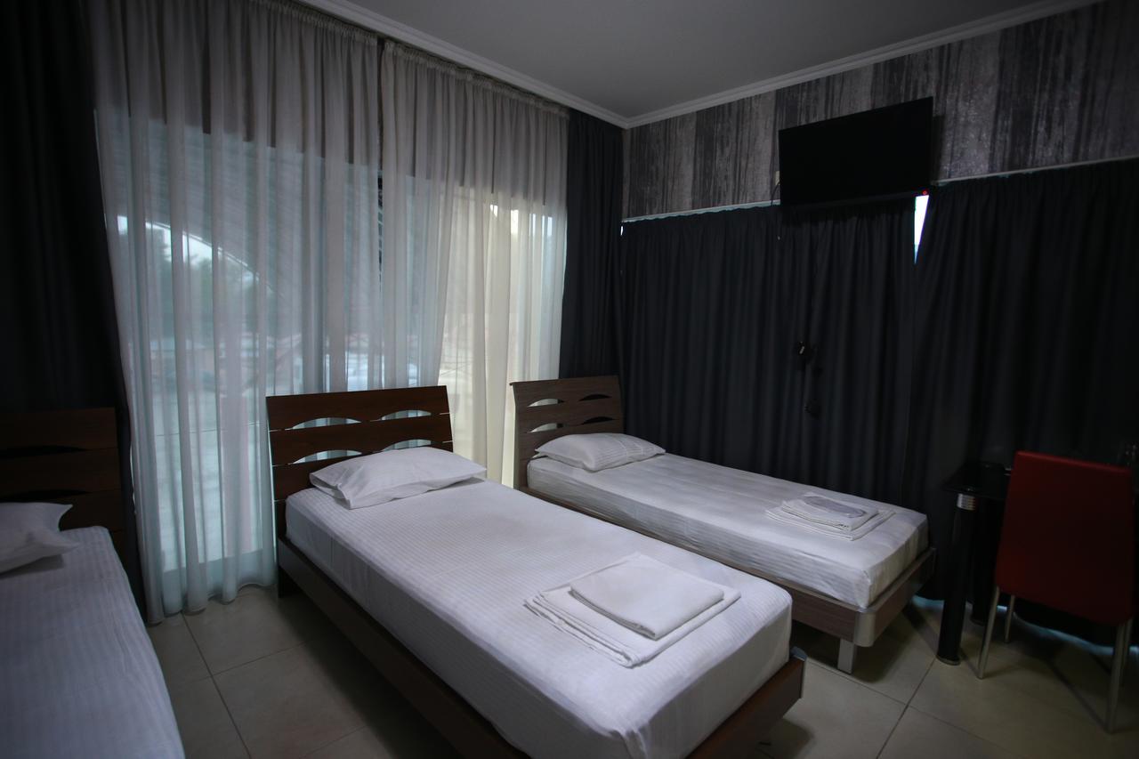 Hotel Okriba Tbilisi Buitenkant foto