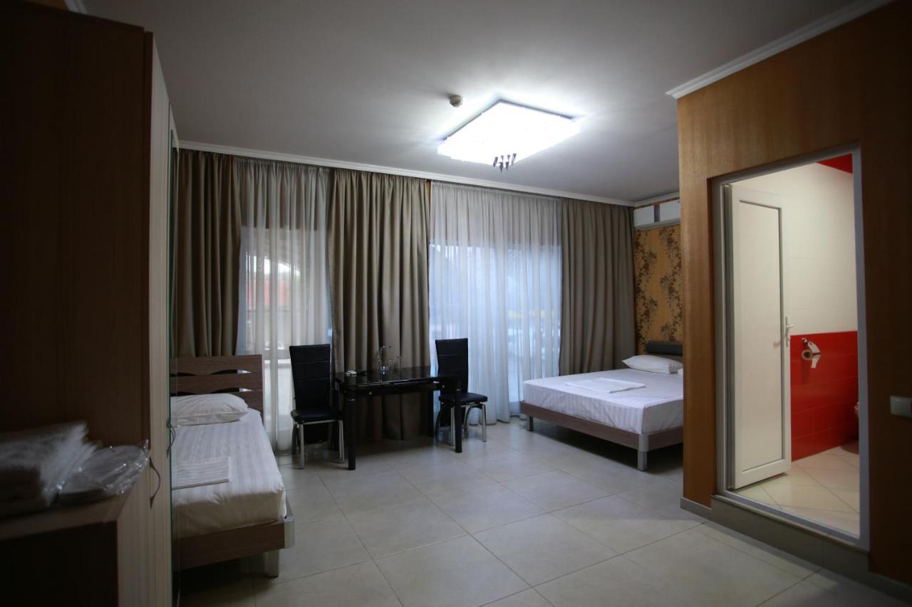 Hotel Okriba Tbilisi Buitenkant foto